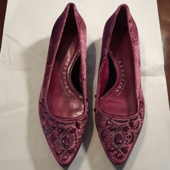 Kenneth Cole Reaction Flats New - Picture 1 of 8